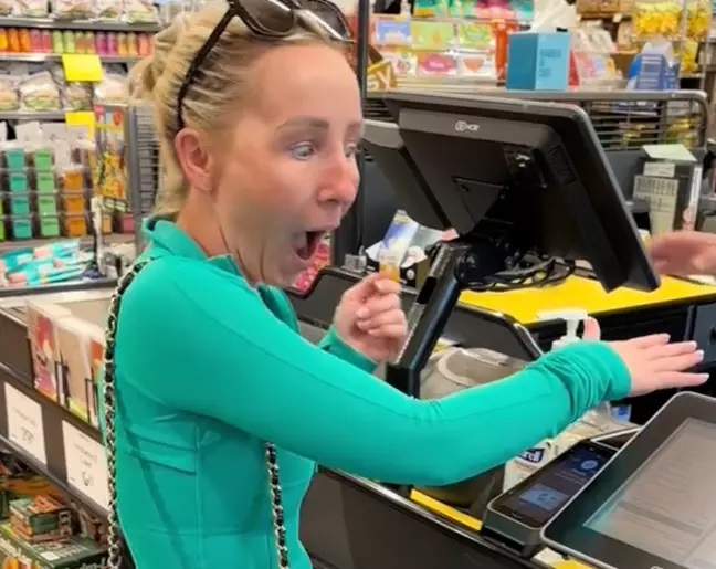 Woman Dubbed 'Chip Girl' Uses Implanted Chip To Pay For Groceries at ...